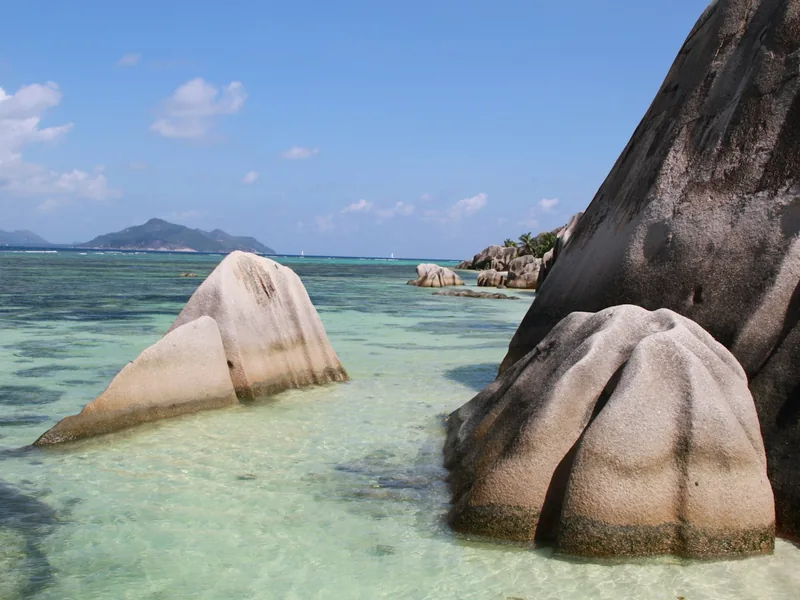 Granitowe głazy na plaży Anse Source d'Argent, La Digue, Seszele