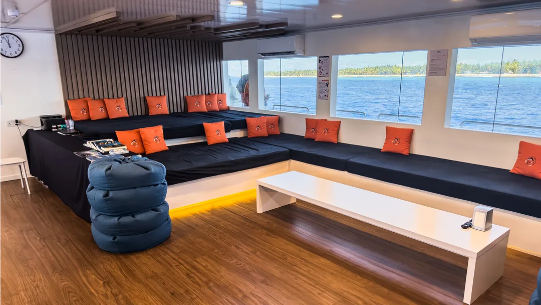 Salon wewnętrzny DUNE Black Manta