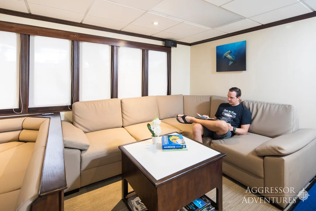 Salon Okeanos Aggressor II